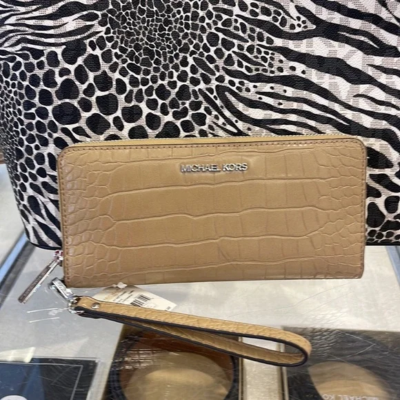 Michael Kors Large Jet Set Travel Continental Wristlet Phone Holder Case Wallet - Picture 6 of 16